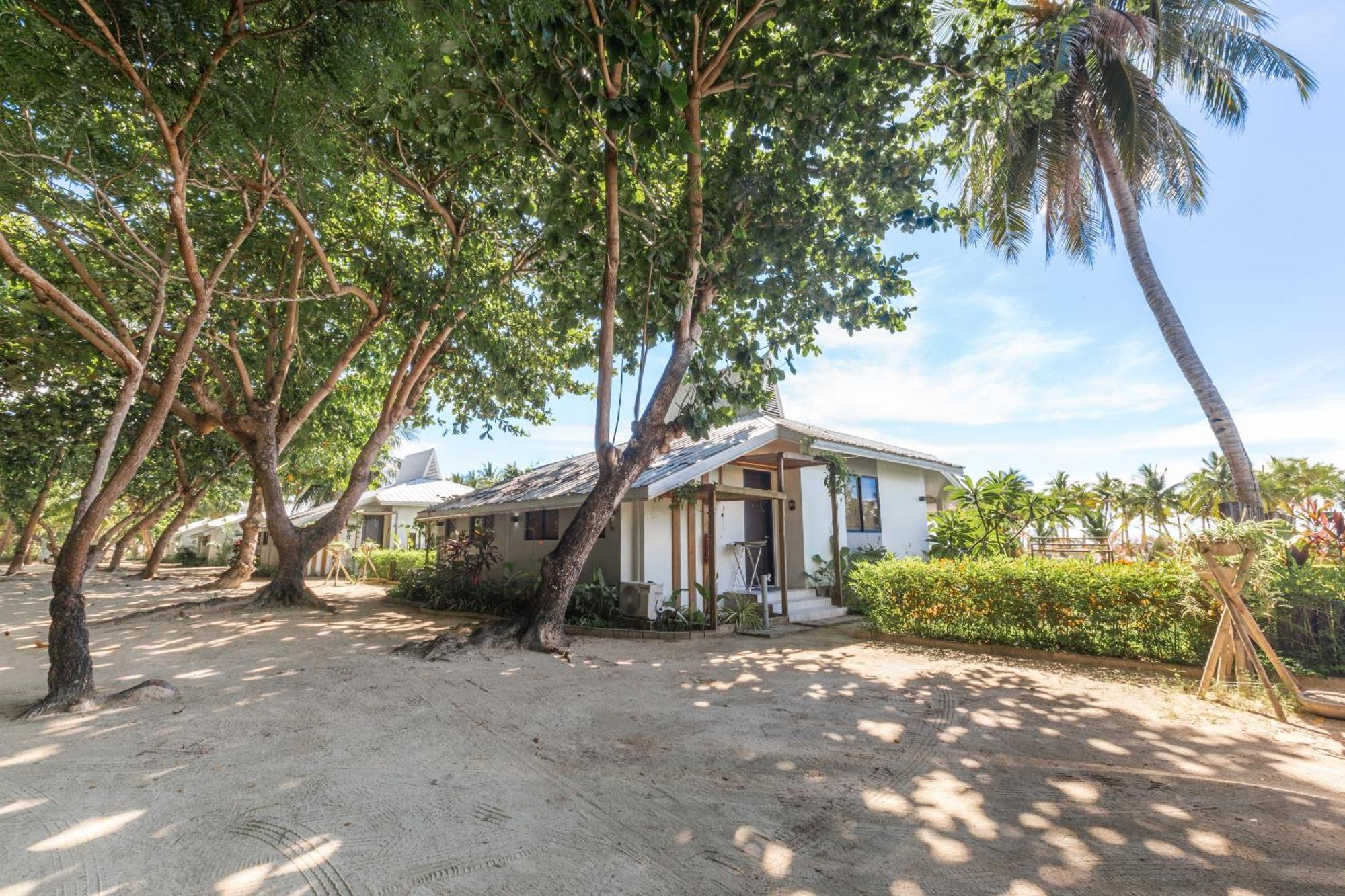 Golden Sands Destination Resorts Daanbantayan Dış mekan fotoğraf